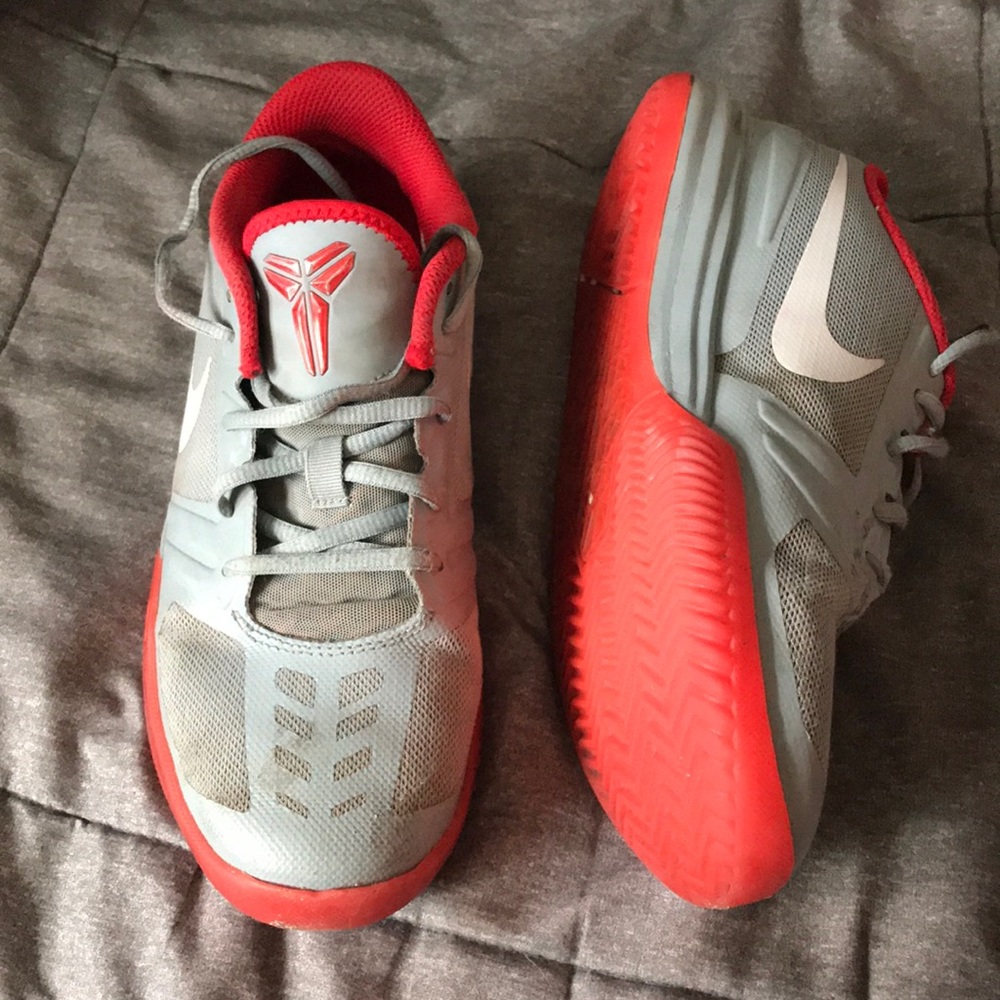 Nike Kobe Bryant shoes Size 6 in Youth